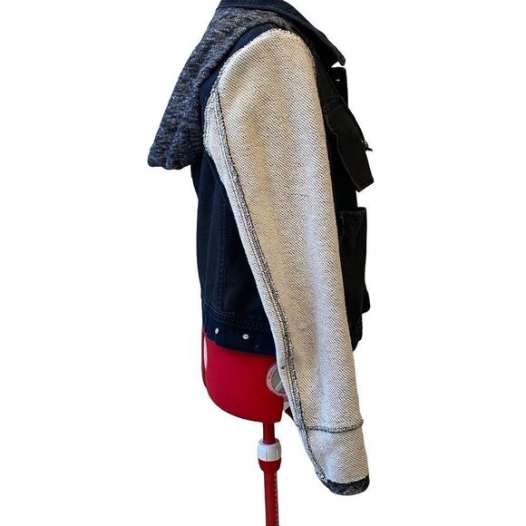 Free People Distressed Denim Jacket Size M - Picture 14 of 15